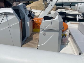 Yacht usati di lusso in vendita