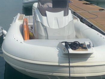 Yacht usati di lusso in vendita