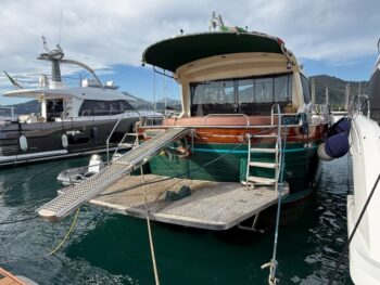 Yacht usati di lusso in vendita