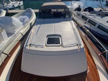 Yacht usati di lusso in vendita