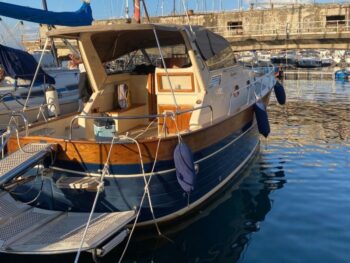 Yacht usati di lusso in vendita