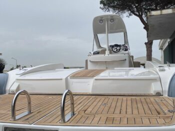 Yacht usati di lusso in vendita